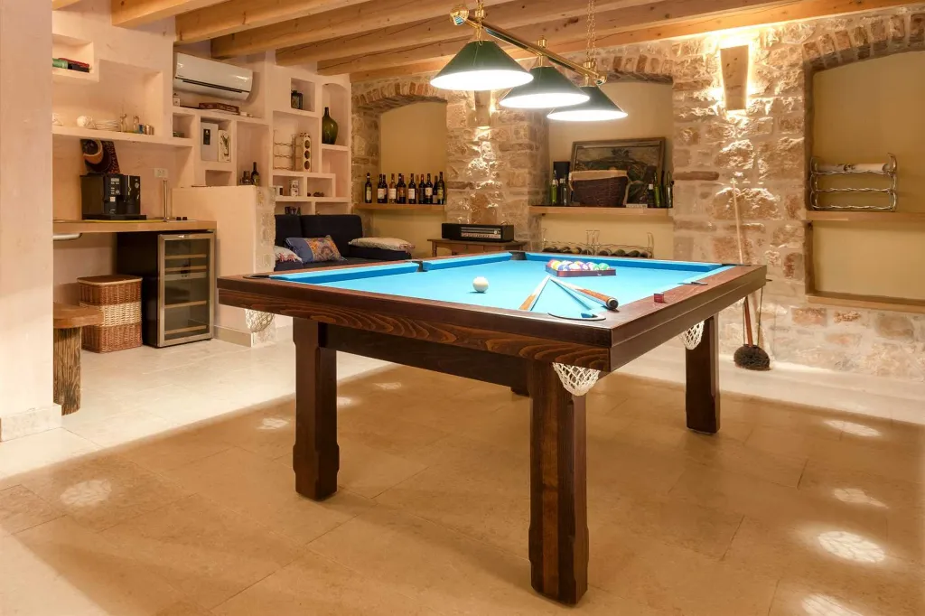 Modern Villa Retreat with Infinity Pool in Jelsa