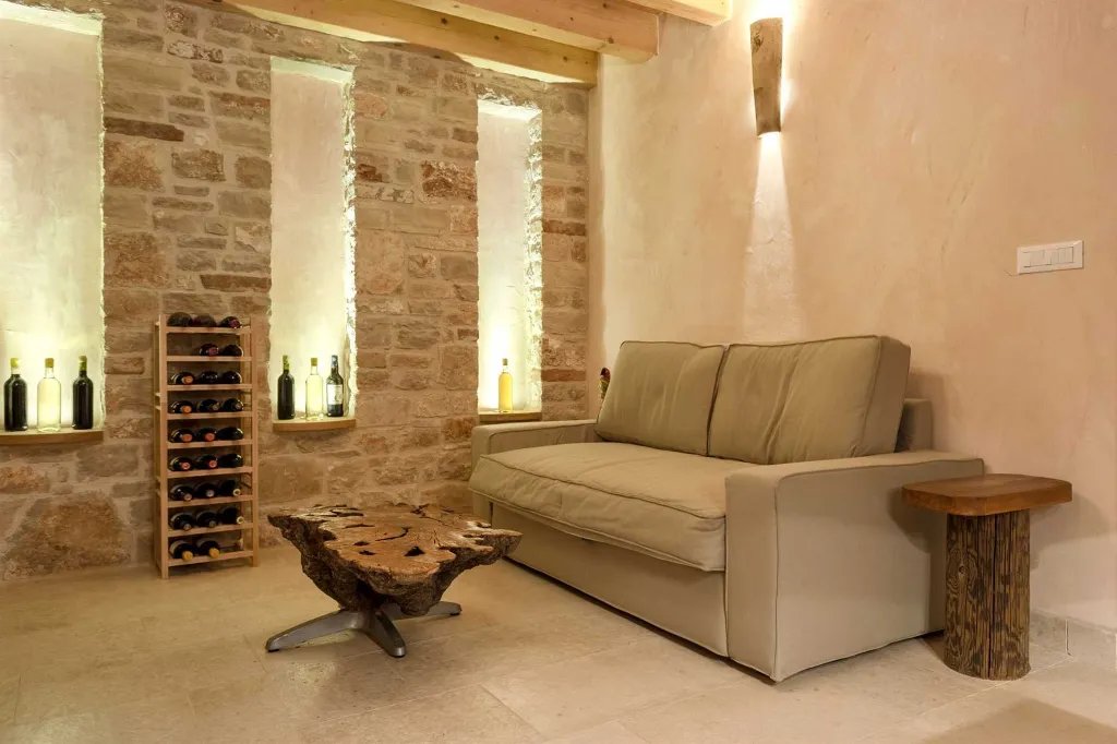 Modern Villa Retreat with Infinity Pool in Jelsa