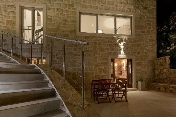 Modern Villa Retreat with Infinity Pool in Jelsa