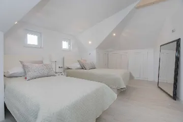 Spacious Private Villa with Pool in Vodice