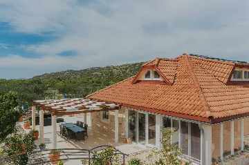 Spacious Private Villa with Pool in Vodice