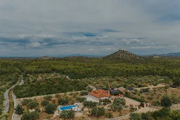 Spacious Private Villa with Pool in Vodice