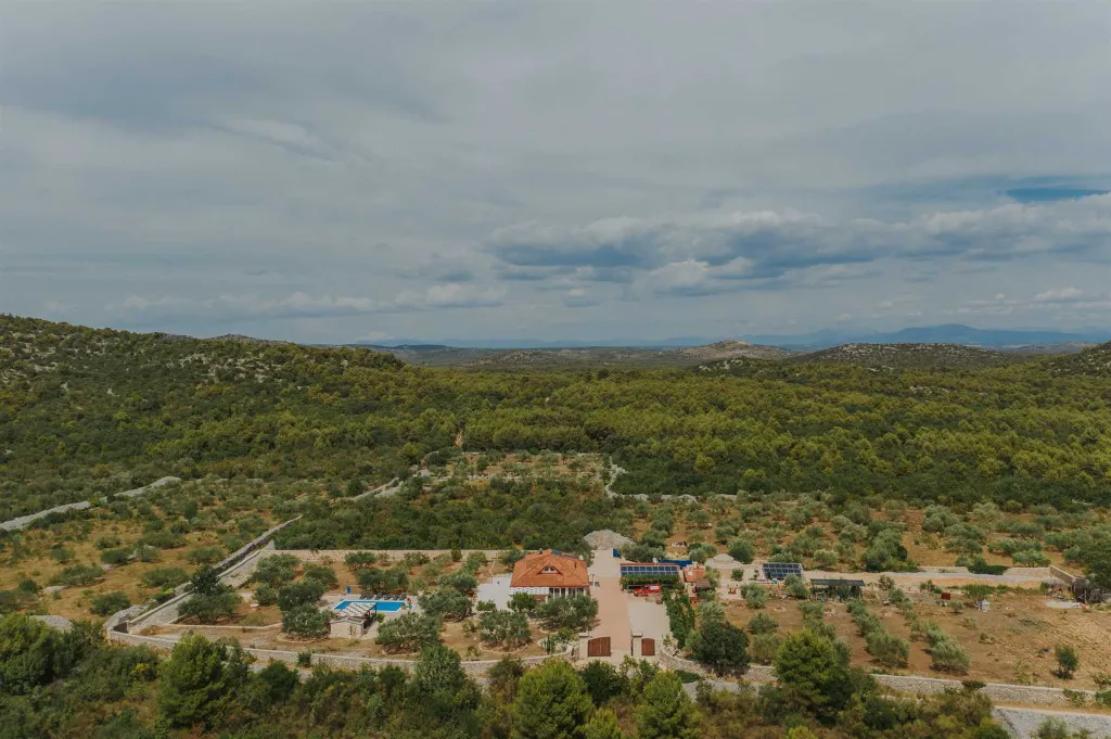 Spacious Private Villa with Pool in Vodice