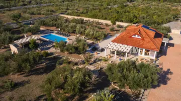 Spacious Private Villa with Pool in Vodice