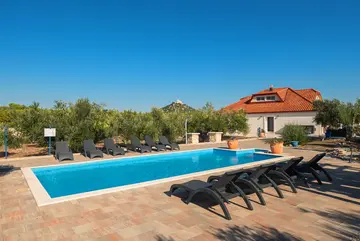 Spacious Private Villa with Pool in Vodice