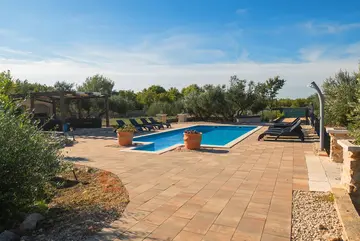 Spacious Private Villa with Pool in Vodice