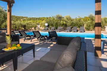 Spacious Private Villa with Pool in Vodice
