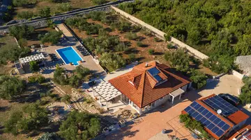 Spacious Private Villa with Pool in Vodice
