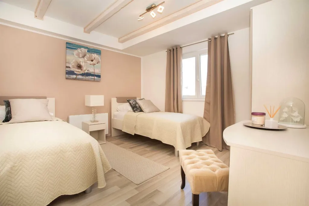 Spacious Private Villa with Pool in Vodice