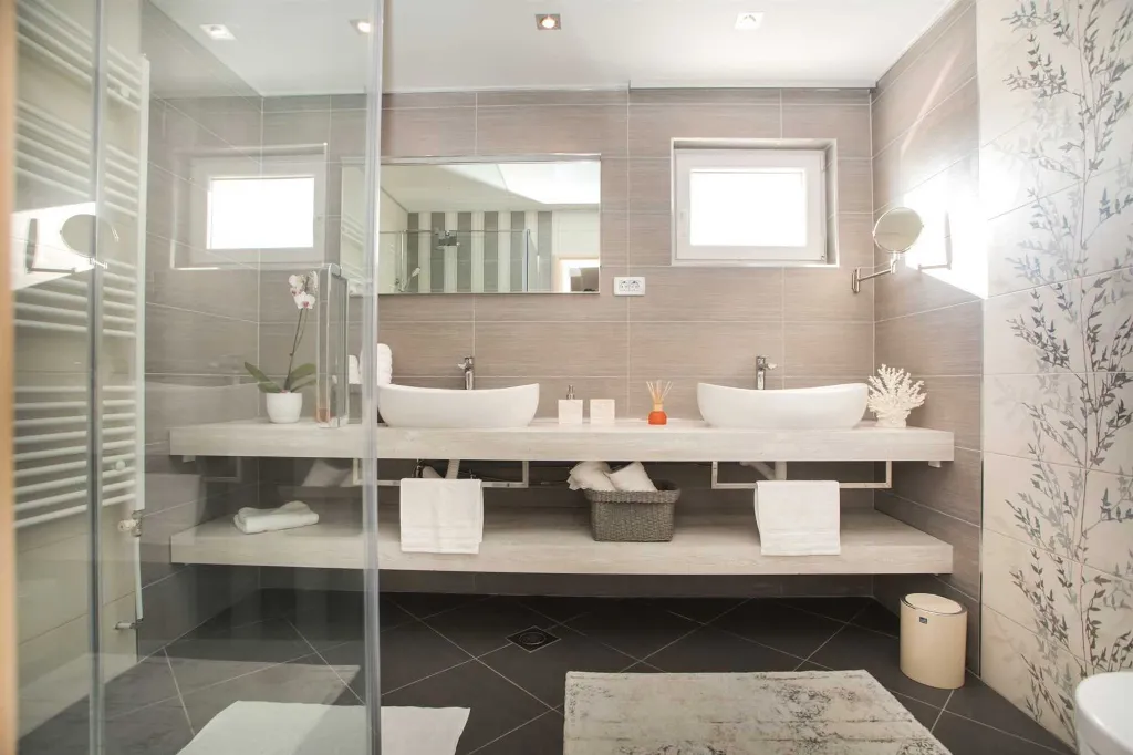 Spacious Private Villa with Pool in Vodice