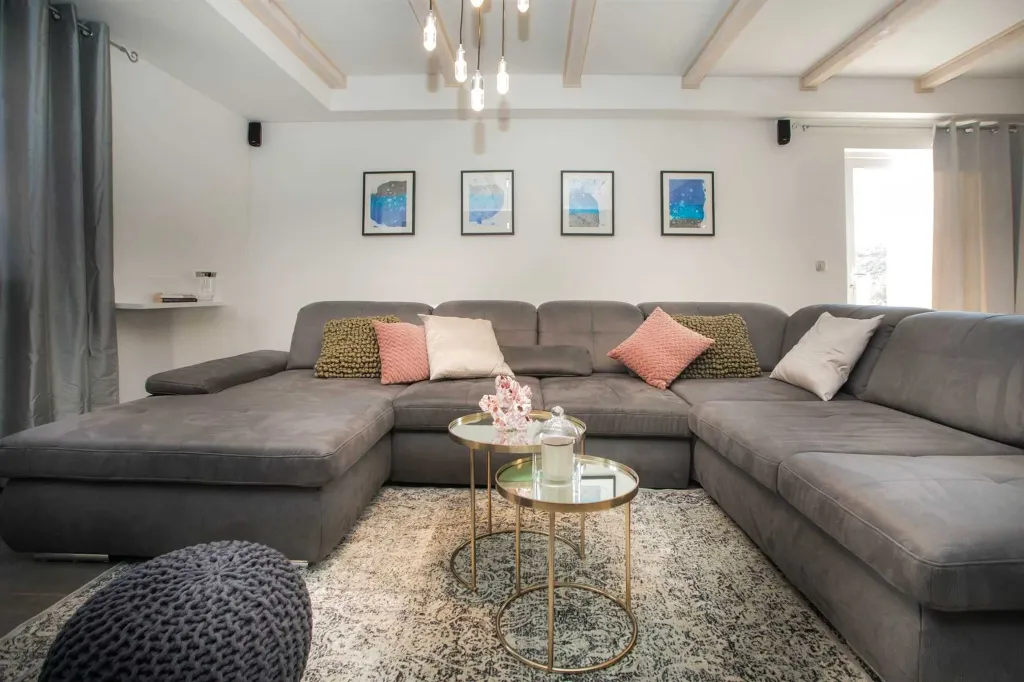 Spacious Private Villa with Pool in Vodice