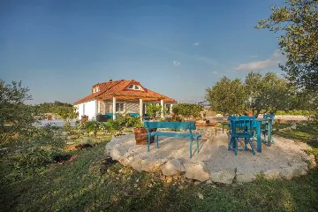 Spacious Private Villa with Pool in Vodice