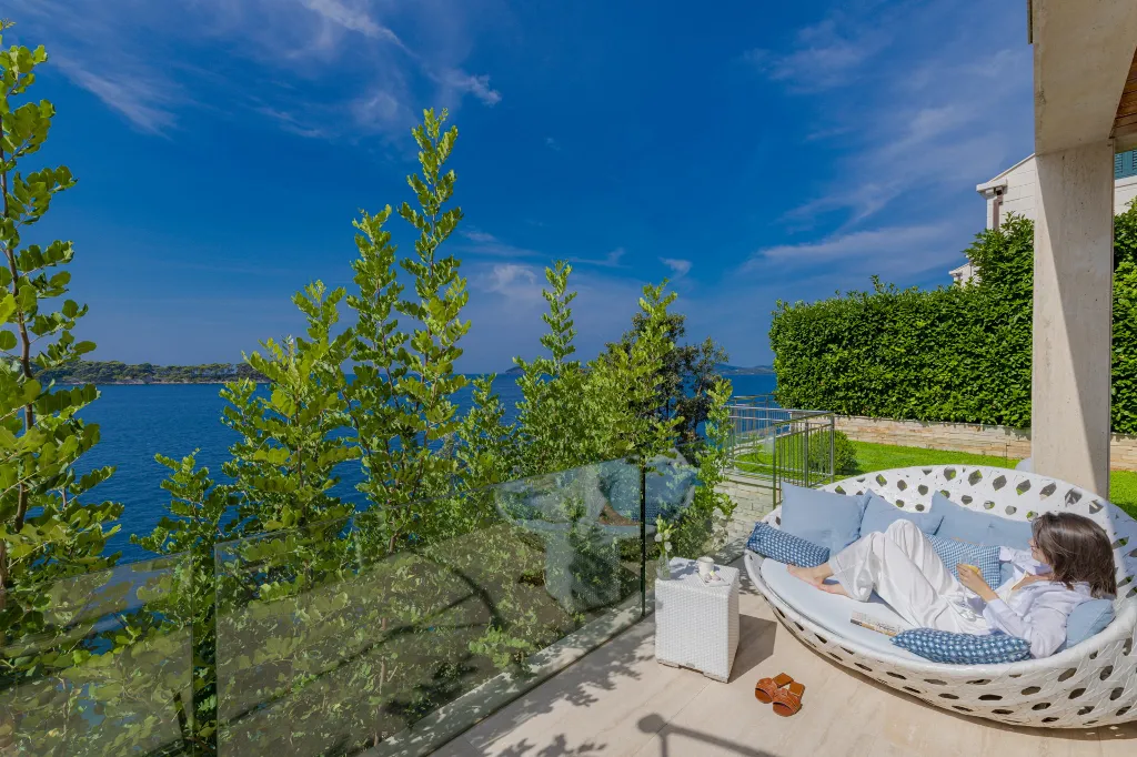 Contemporary Seaside Villa with Infinity Pool Lozica