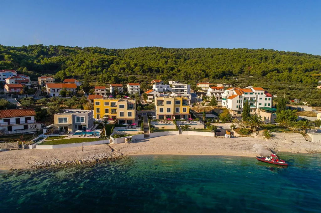 Beachfront Apartment with Pool in Trogir