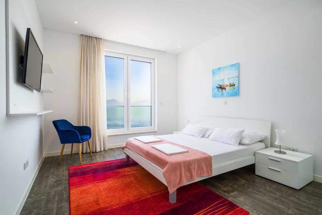 Spacious Beachfront Apartment with Pool in Trogir