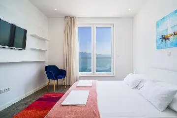 Spacious Beachfront Apartment with Pool in Trogir