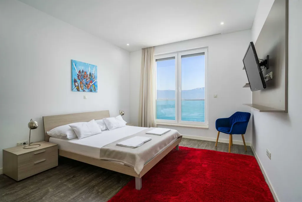Spacious Beachfront Apartment with Pool in Trogir