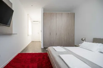 Spacious Beachfront Apartment with Pool in Trogir