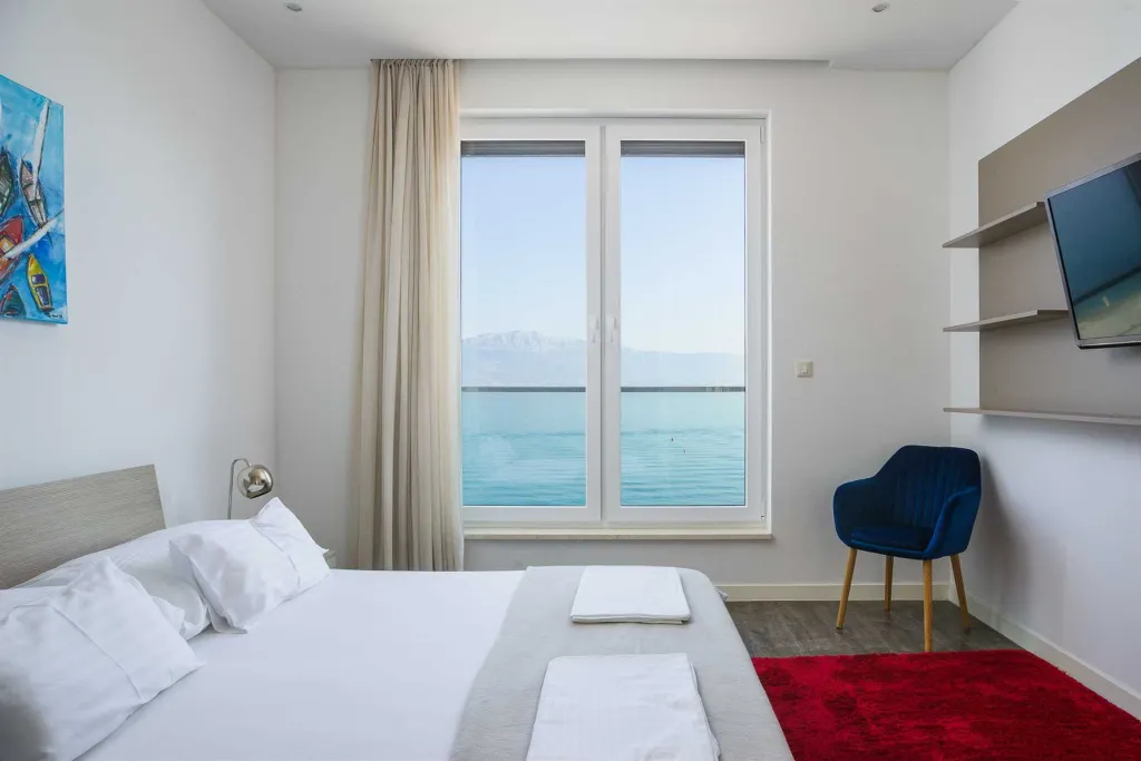 Spacious Beachfront Apartment with Pool in Trogir