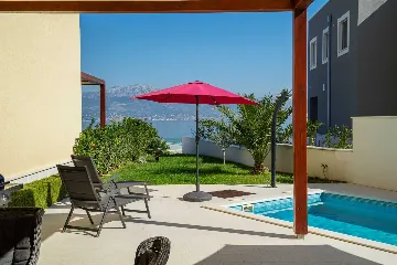 Modern Beachfront Apartment with Pool in Trogir