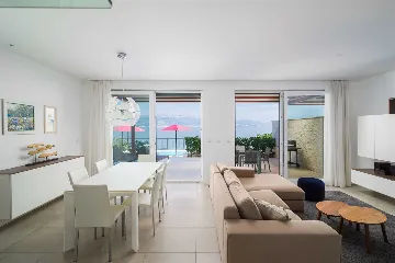 Modern 6-Bedroom Villa with Pool in Trogir
