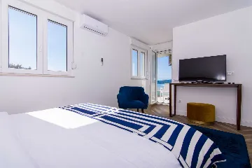 Modern Seaside Apartment with Terrace in Trogir