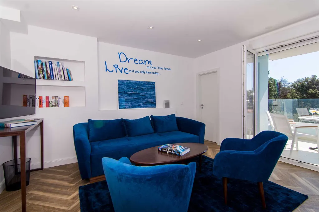 Modern Seaside Apartment with Terrace in Trogir
