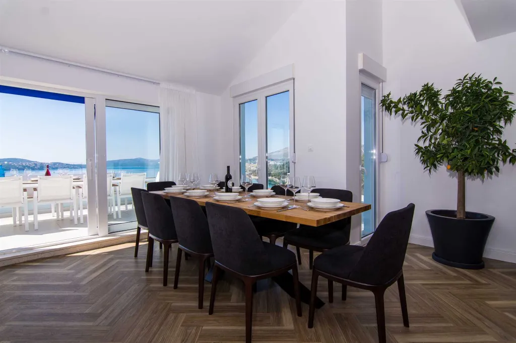 Modern Penthouse Apartment with Sea View in Trogir