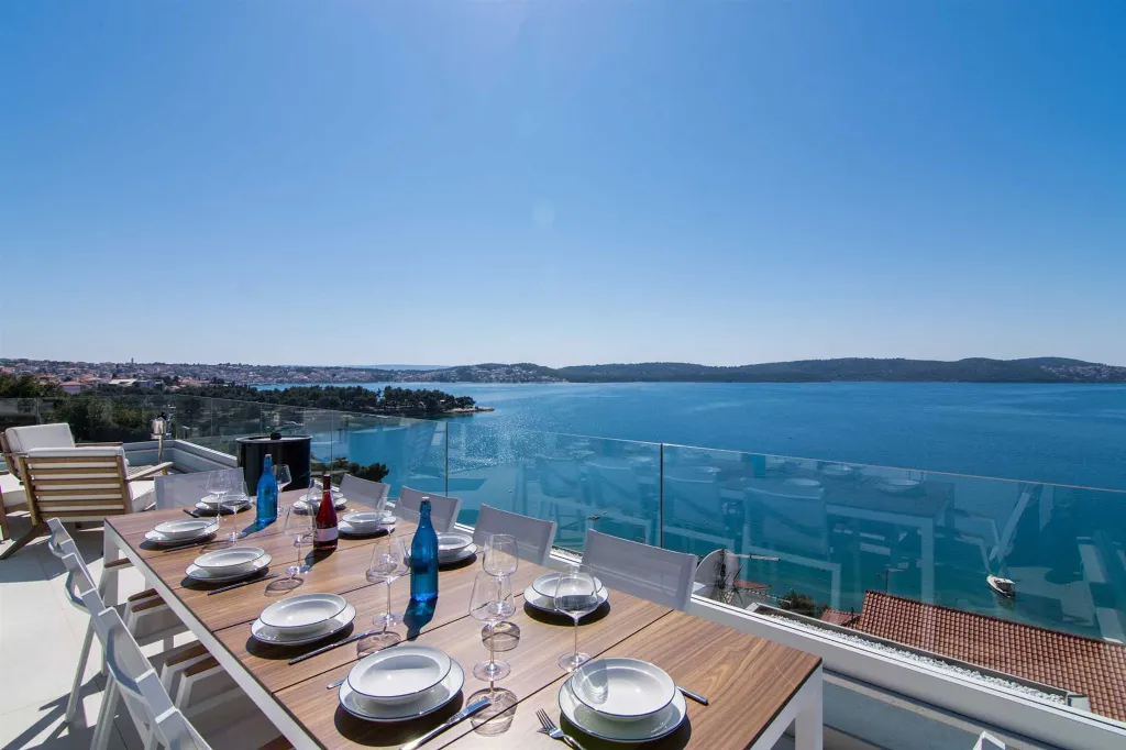 Modern Penthouse Apartment with Sea View in Trogir