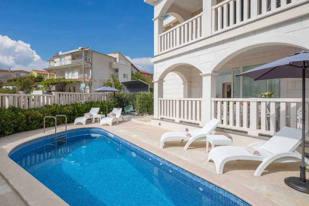 Family Villa with Pool in Grebastica