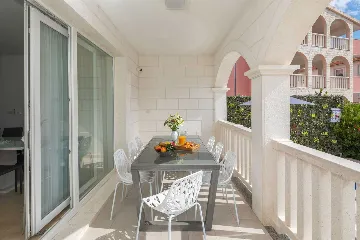 Family Villa with Pool in Grebastica