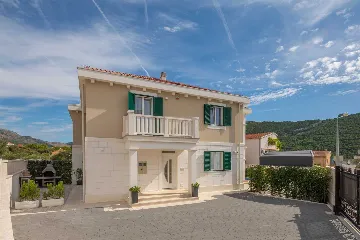 Family Villa with Pool in Grebastica