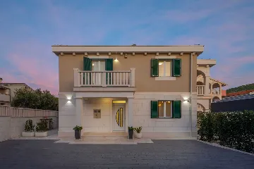 Family Villa with Pool in Grebastica