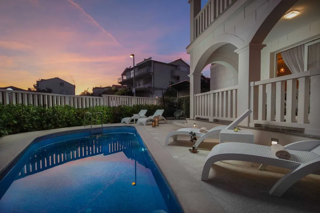Family Villa with Pool in Grebastica
