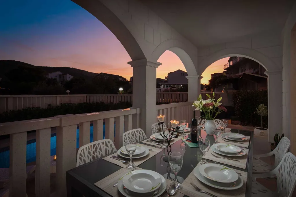 Family Villa with Pool in Grebastica