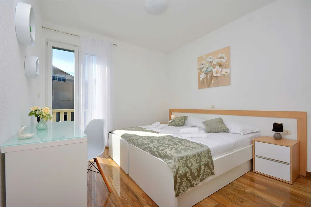 Family Villa with Pool in Grebastica