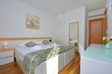 Family Villa with Pool in Grebastica