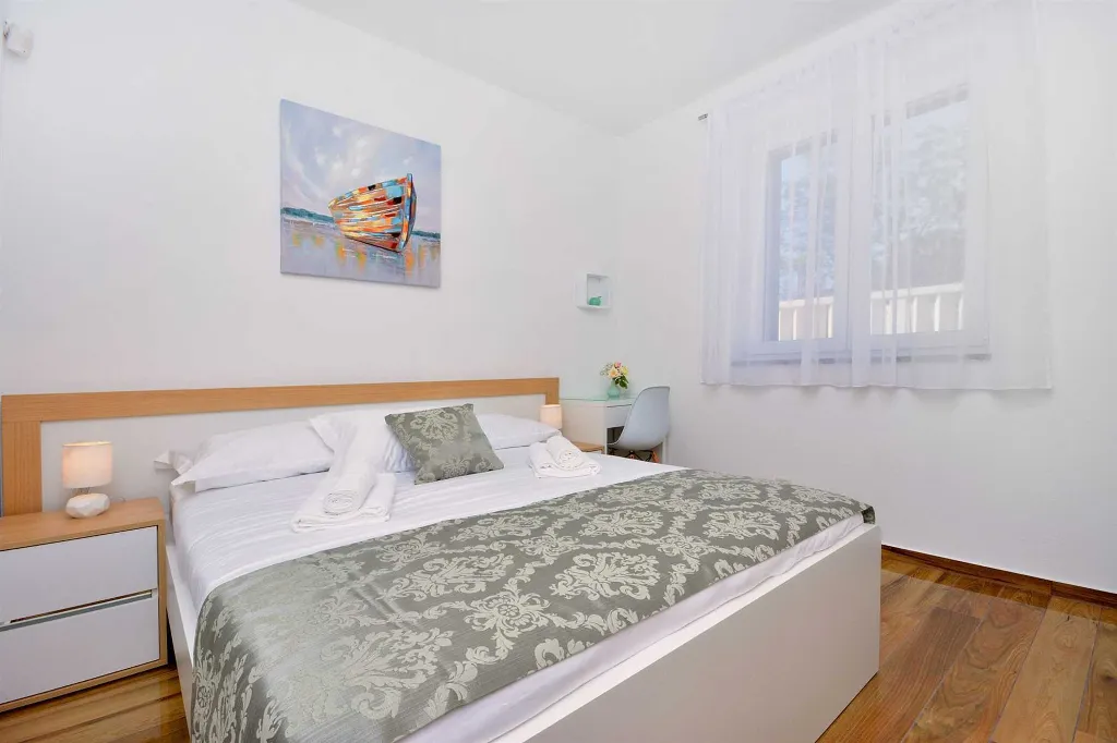 Family Villa with Pool in Grebastica