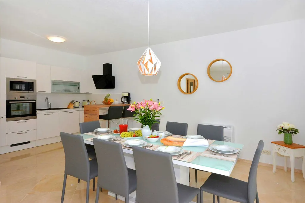 Family Villa with Pool in Grebastica