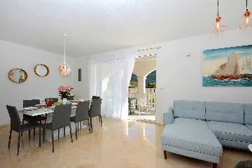 Family Villa with Pool in Grebastica