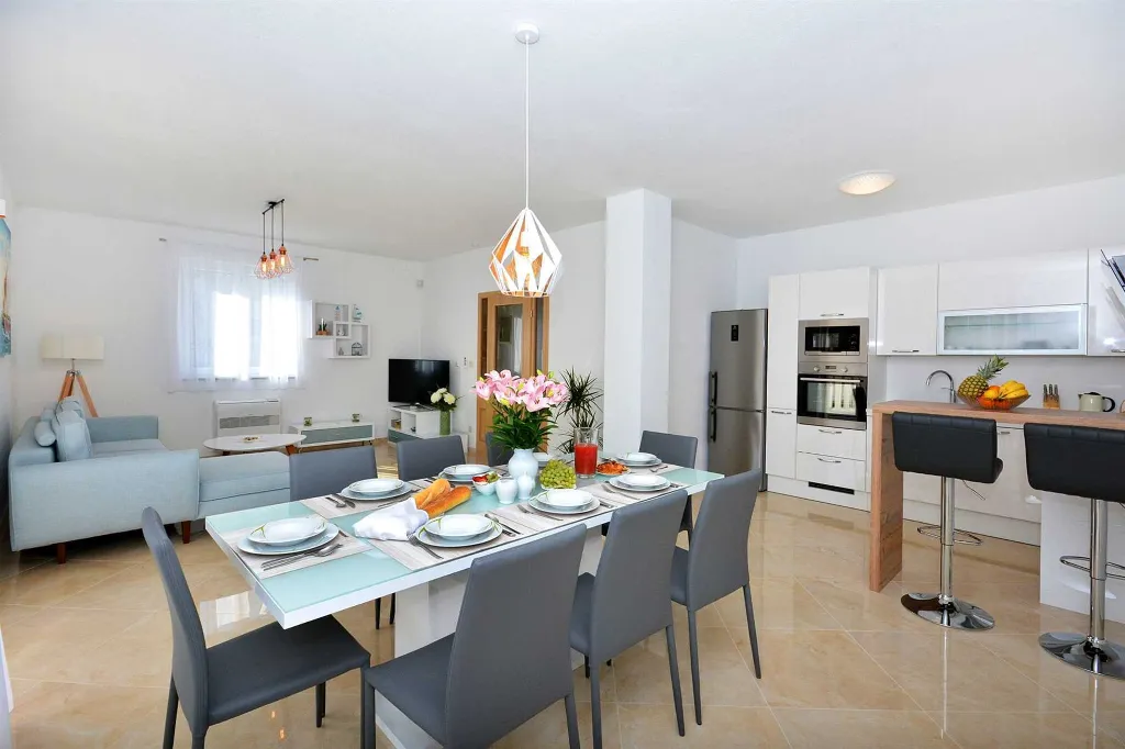 Family Villa with Pool in Grebastica
