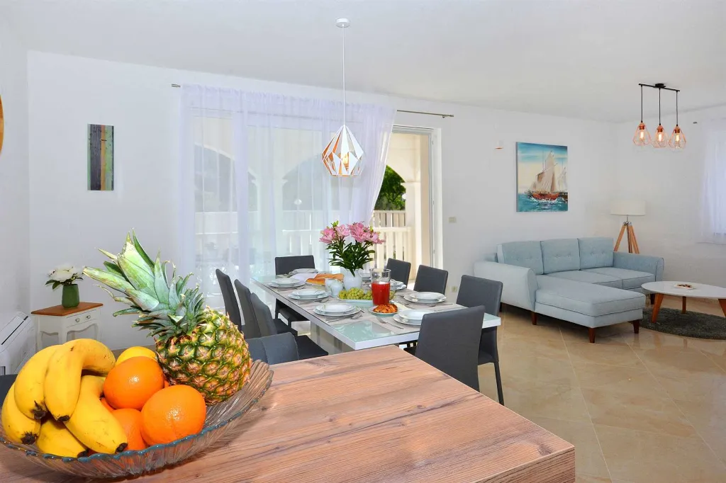 Family Villa with Pool in Grebastica