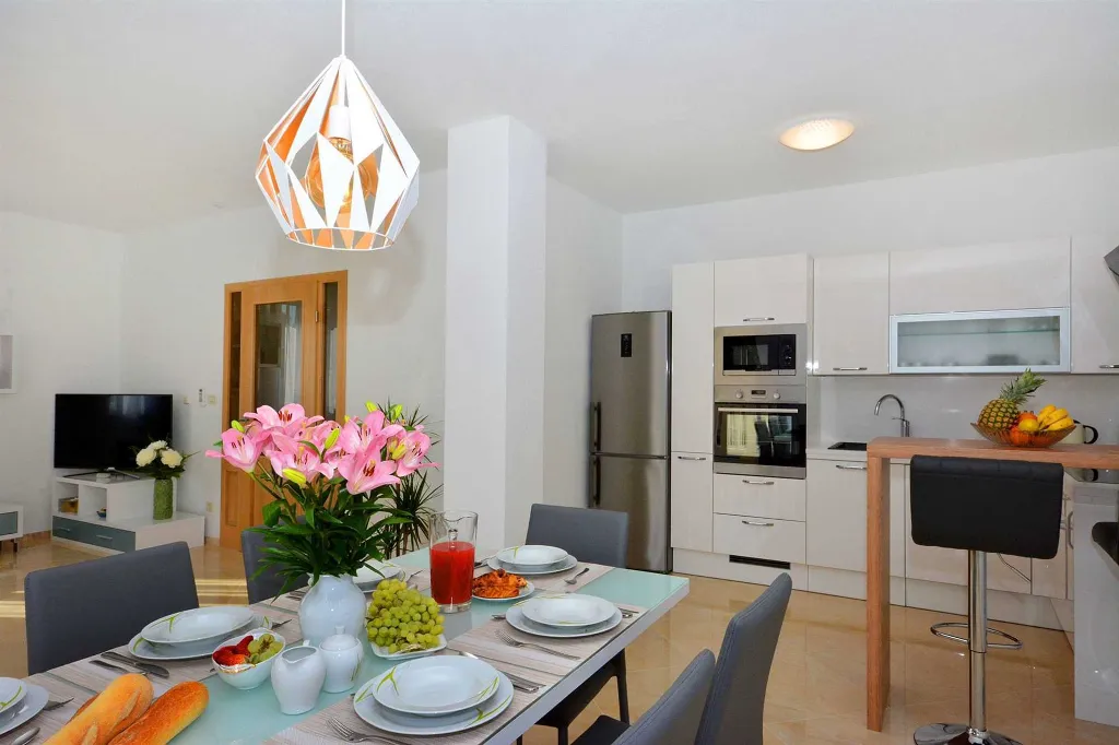 Family Villa with Pool in Grebastica