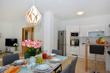 Family Villa with Pool in Grebastica