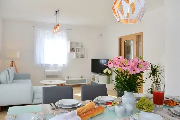 Family Villa with Pool in Grebastica