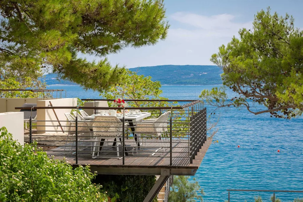 Beachfront Villa Retreat with Jacuzzi in Omiš