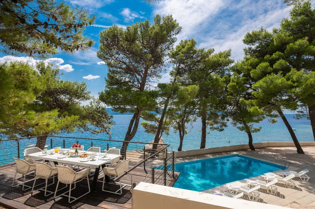 Beachfront Villa Retreat with Jacuzzi in Omiš