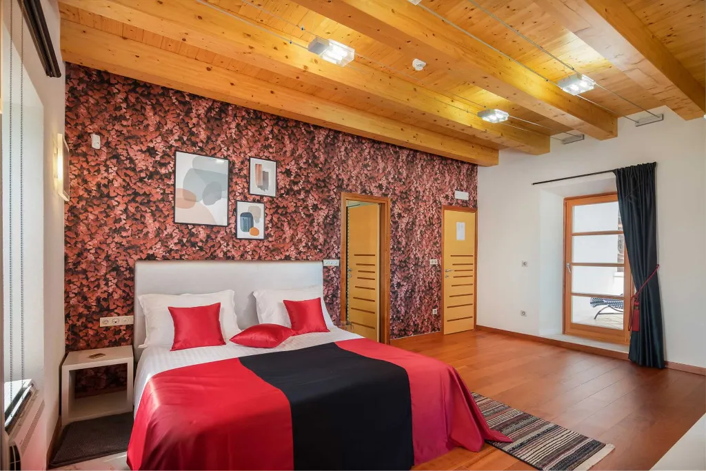 Beachfront Villa Retreat with Jacuzzi in Omiš