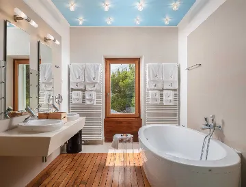 Beachfront Villa Retreat with Jacuzzi in Omiš