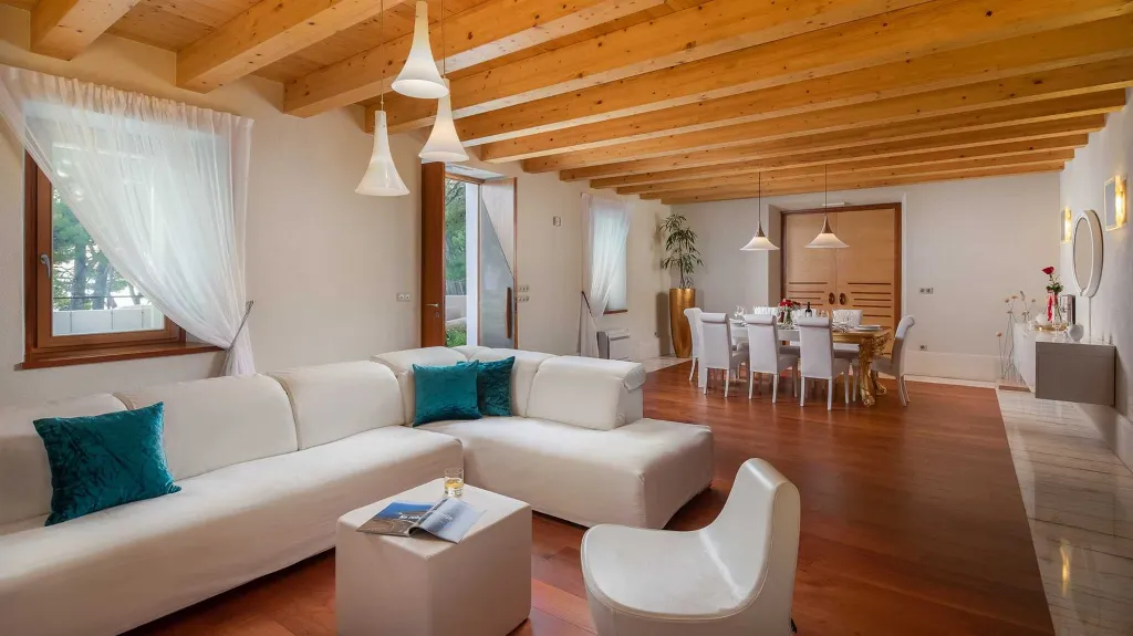 Beachfront Villa Retreat with Jacuzzi in Omiš